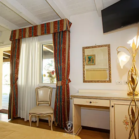 Viktoria Palace Hotel 4*