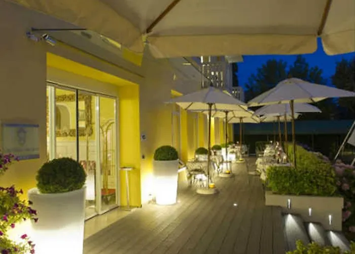 Отель Viktoria Palace 4*