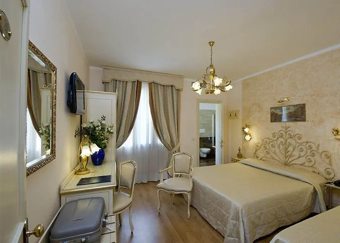 Отель Viktoria Palace 4*