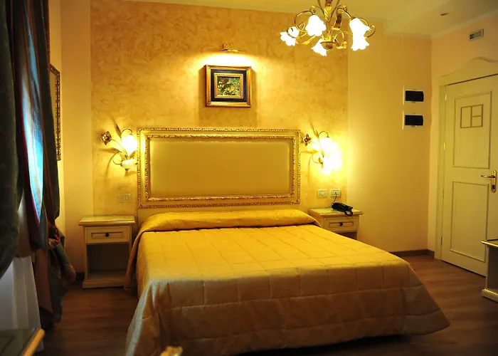 Отель Viktoria Palace 4*