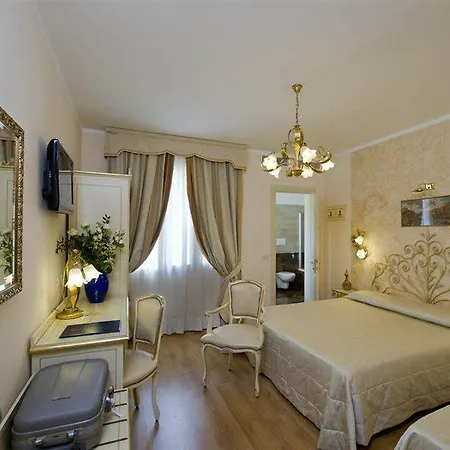 Отель Viktoria Palace 4*