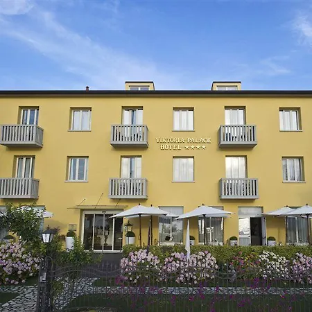 Отель Viktoria Palace 4*