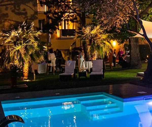 Viktoria Palace Hotel 4*