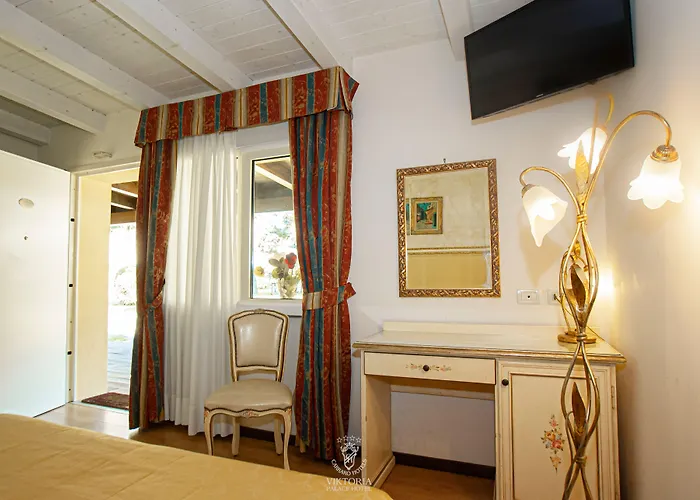 Viktoria Palace Hotel 4*