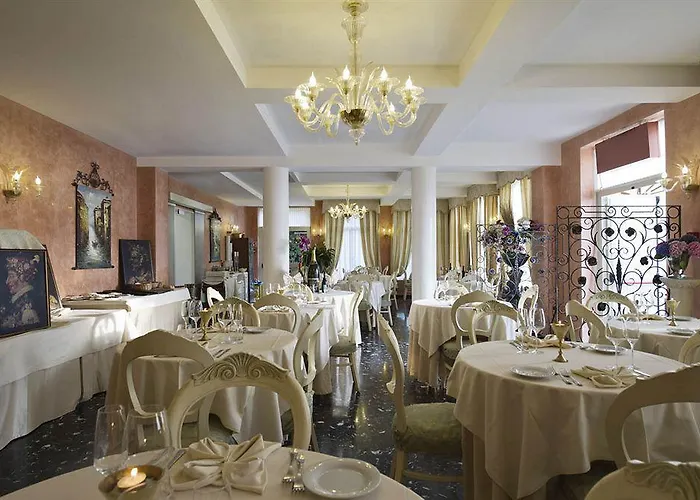 Viktoria Palace Hotel 4*